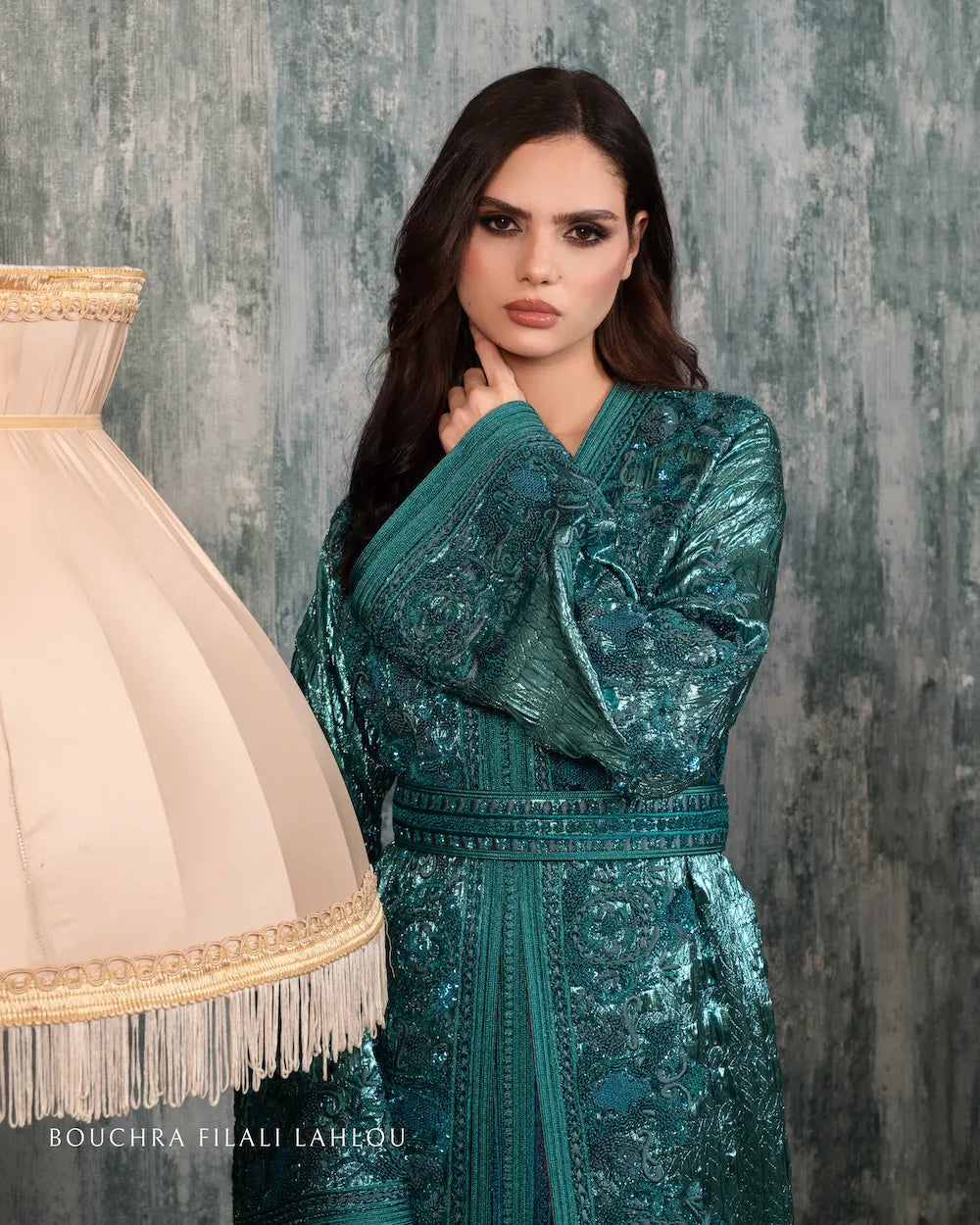 Caftan Marocain Femme Premium – Tissu Mlifa Doux, Broderies Traditionnelles Main, Avec Ceinture Incluse